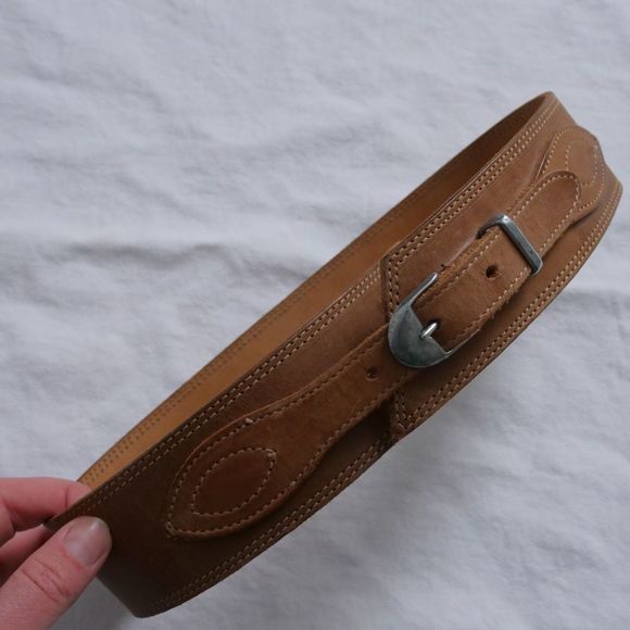 Banana Republic Accessories - Wide light brown leather vintage western belt